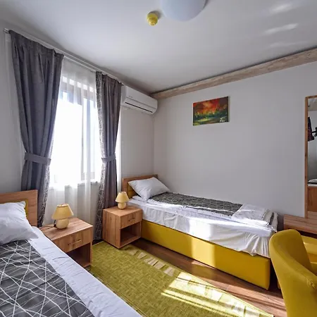 Garni Mala Moskva Bela Palanka