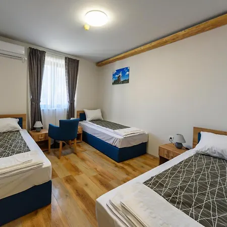 Garni Mala Moskva Ξενοδοχείο *