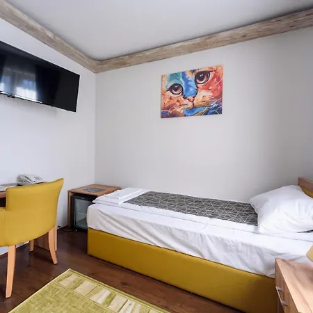 Garni Mala Moskva Szálloda